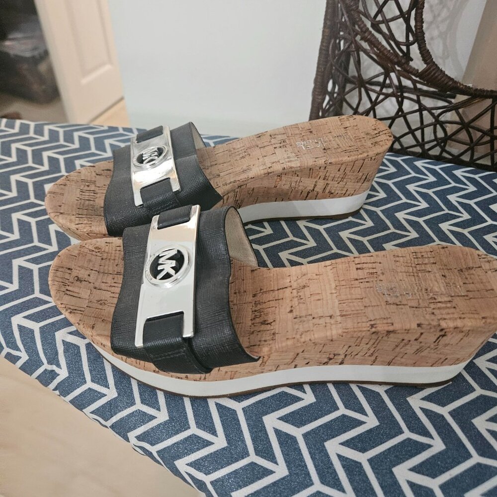 Michael Kors wedge navy sandals - Picture 3 of 5
